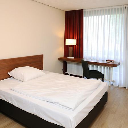 Hotel Bildungshaus St. Bernhard - Wohnen Und Tagen Rastatt Exterior foto