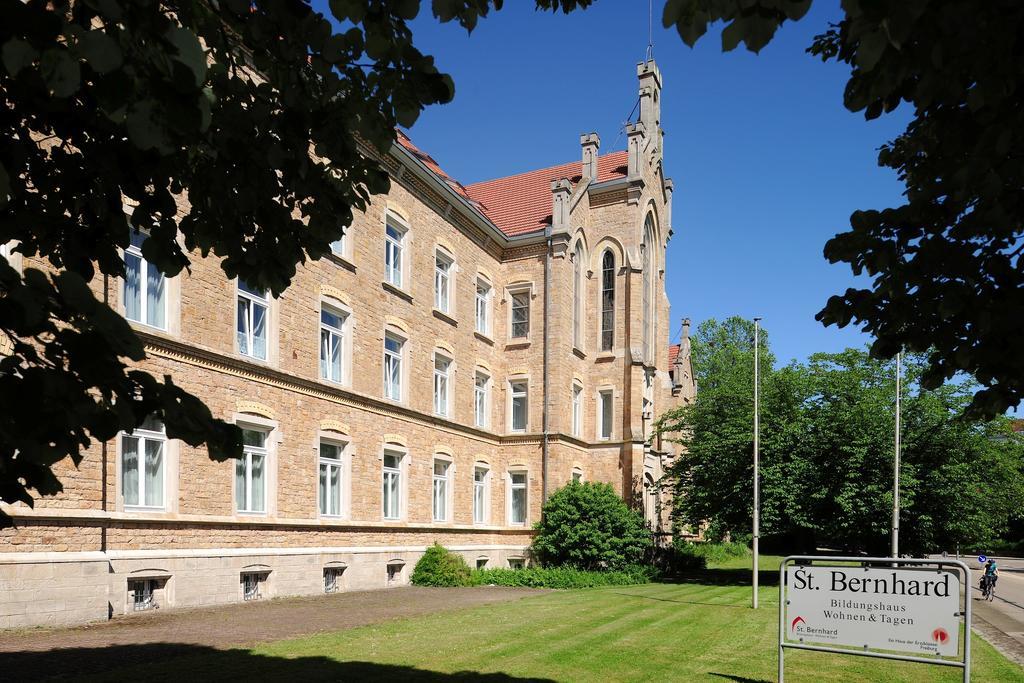 Hotel Bildungshaus St. Bernhard - Wohnen Und Tagen Rastatt Exterior foto