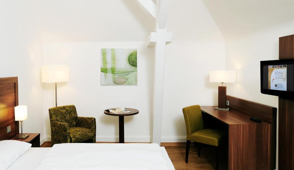 Hotel Bildungshaus St. Bernhard - Wohnen Und Tagen Rastatt Habitación foto