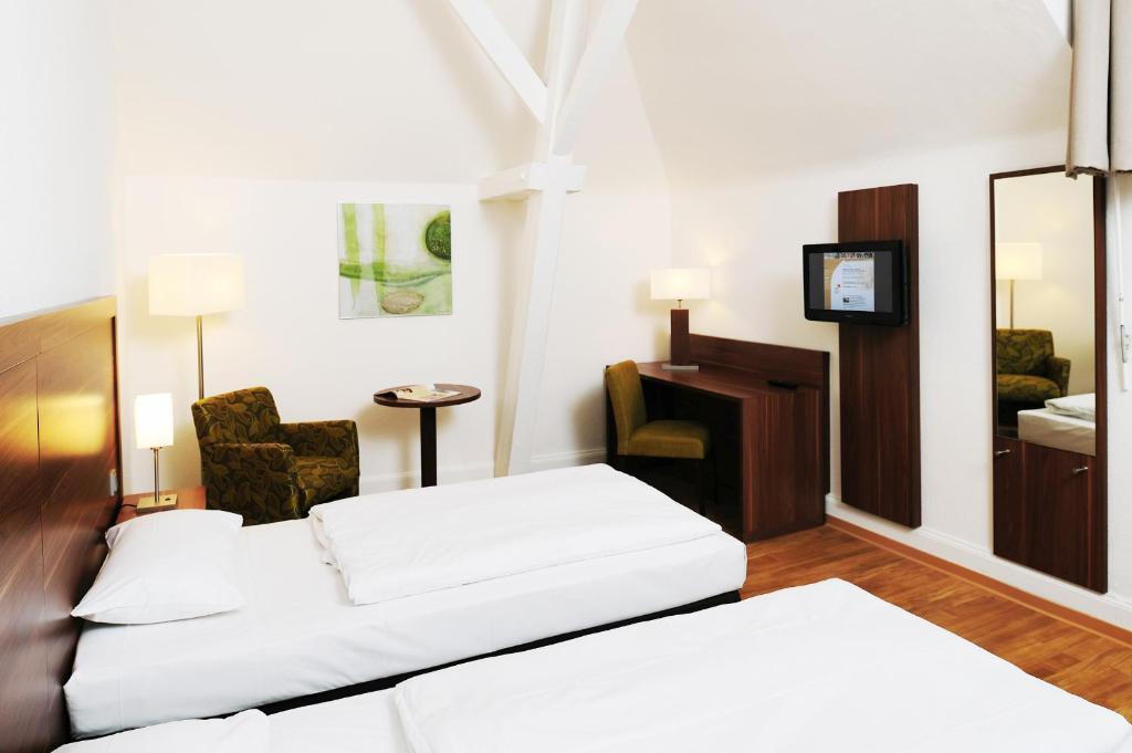 Hotel Bildungshaus St. Bernhard - Wohnen Und Tagen Rastatt Habitación foto