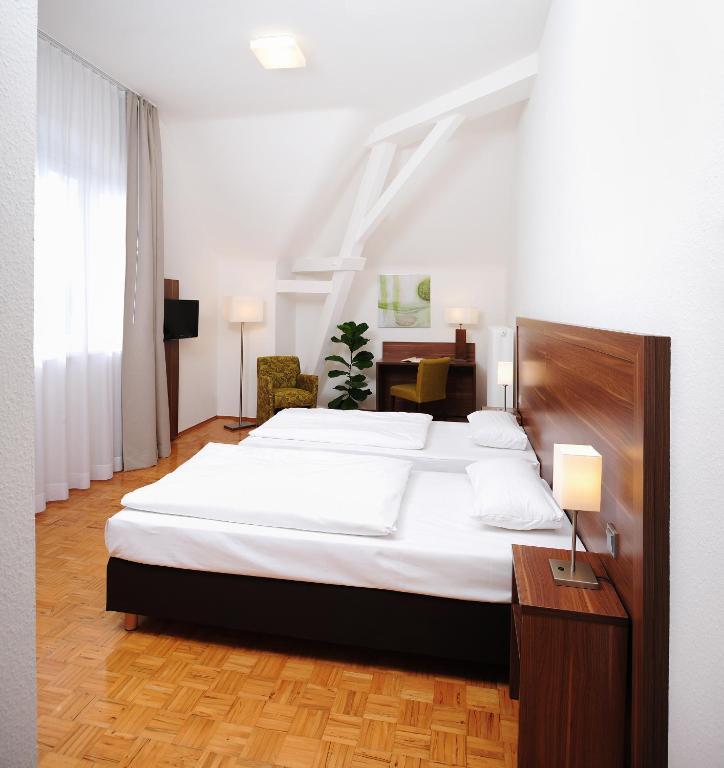 Hotel Bildungshaus St. Bernhard - Wohnen Und Tagen Rastatt Habitación foto