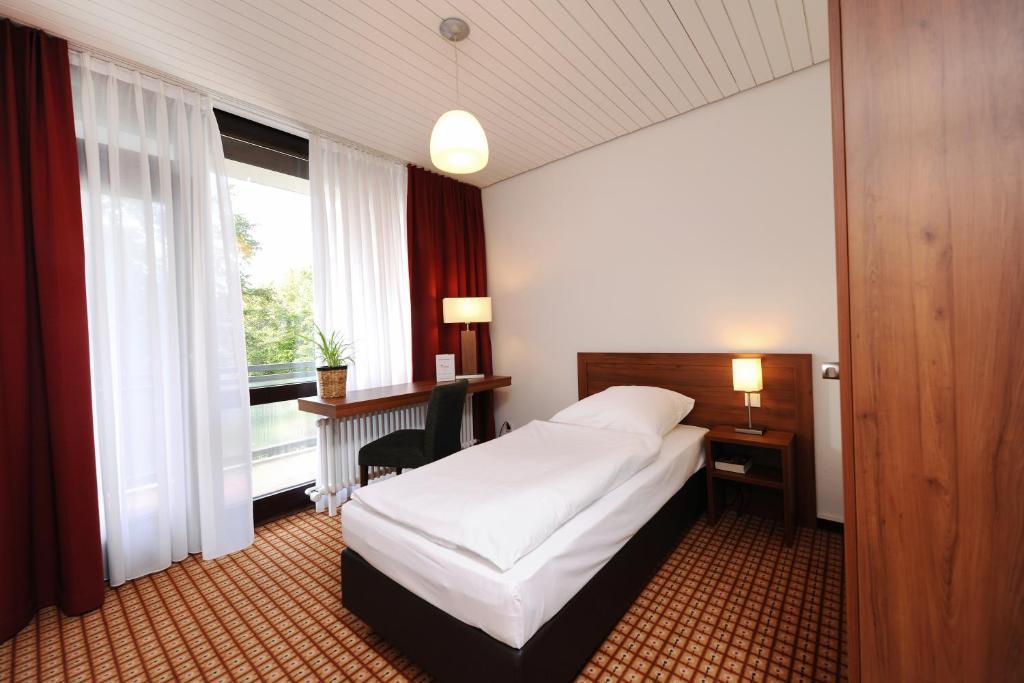Hotel Bildungshaus St. Bernhard - Wohnen Und Tagen Rastatt Habitación foto